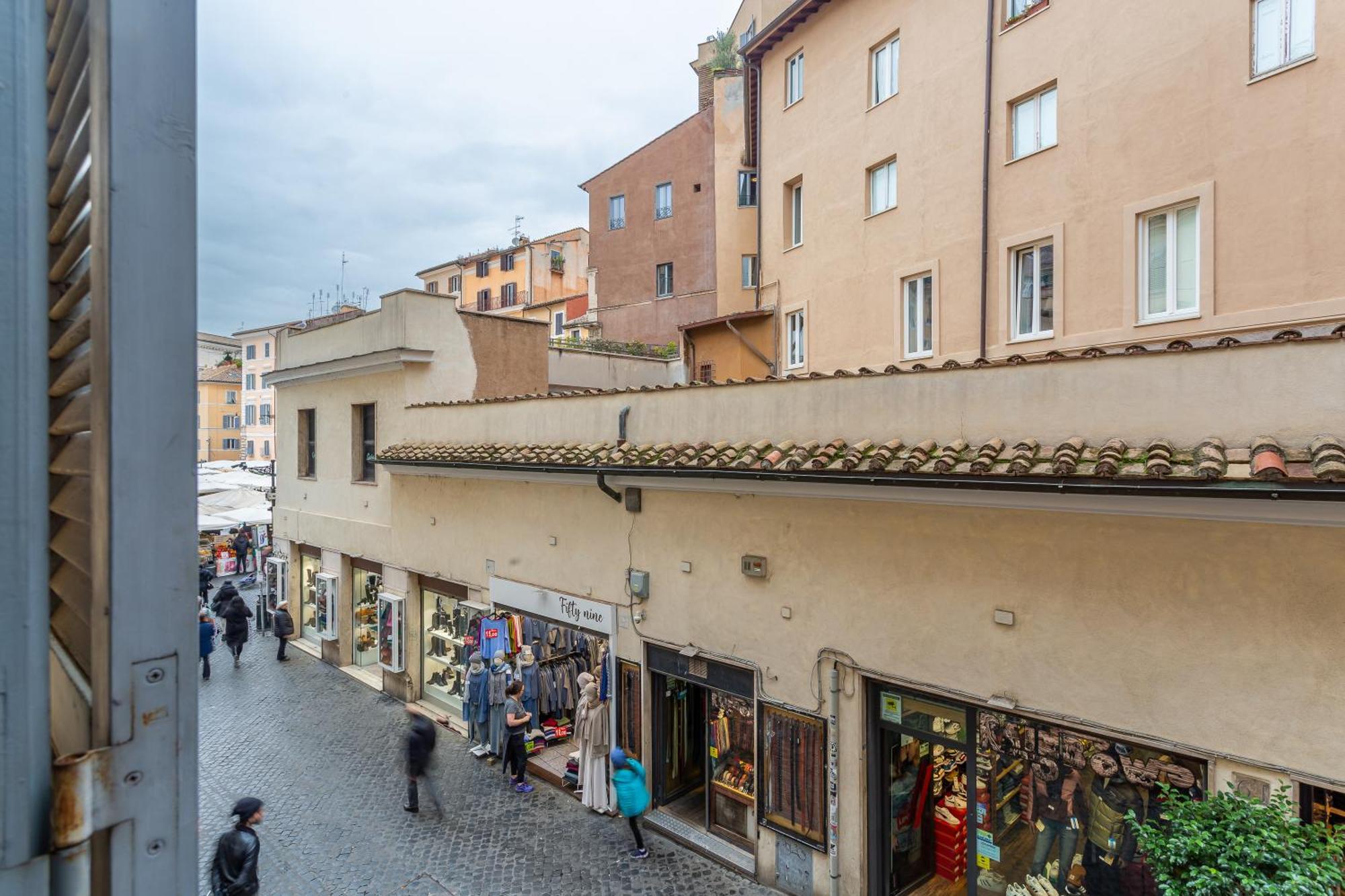 Apartamento Iflat Campo De Fiori's Comfy Gem
